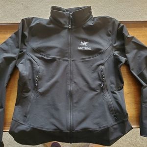 Arc'teryx Women's (NWOT) Softshell Jacket, large